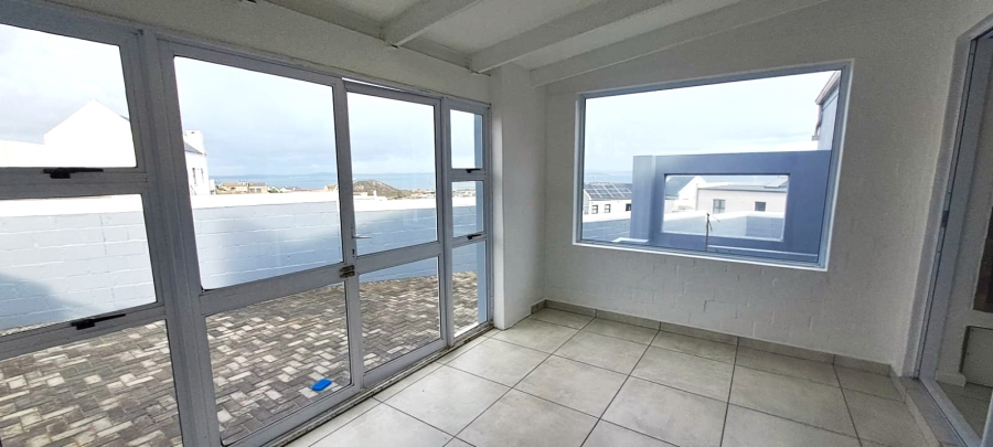 4 Bedroom Property for Sale in Hoogland Western Cape